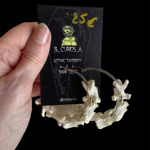 bone oorbellen groot zilverkleur