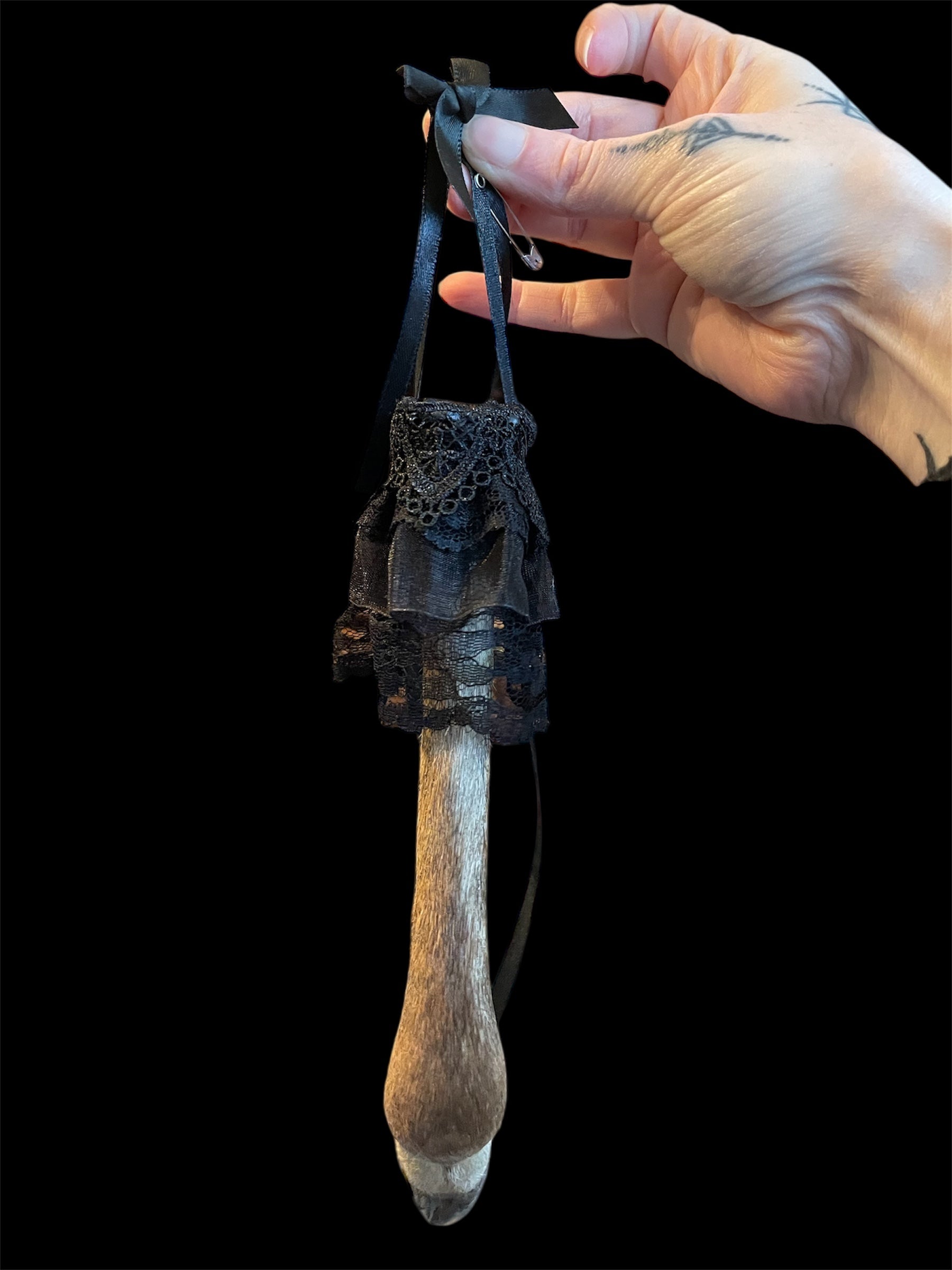 pootje hert met kraagje B