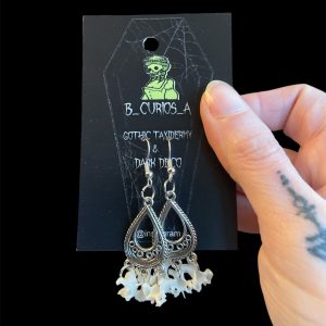 bone oorbellen zilverkleur traan